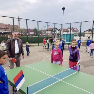 Мјештани и Град обновили дјечије и спортско игралиште у Дервишима