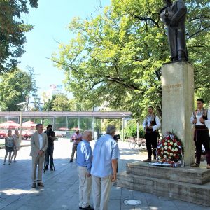 Положени вијенци на споменик Петру Кочићу