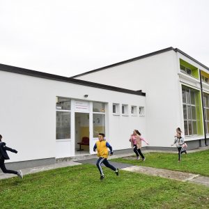 Novi krov za školu u Borkovićima, radovi i na zgradi ŠUP-a