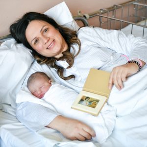 Мала Ангелина прва бањалучка беба у 2020. години
