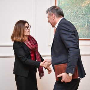 Сусрет Радојичића са словеначком амбасадорком Букинац
