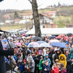 Радојичић: Нови водоводи и друштвени домови за поткозарска села