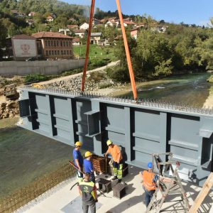Топлице: Почела монтажа конструкције моста
