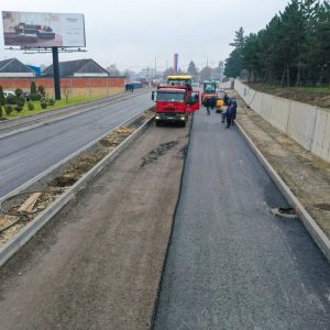 Росуље: Почело асфалтирање споја Источног и Западног транзита