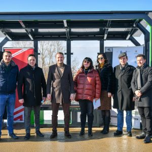 Prvi u regionu: Otvoreno „pametno autobusko stajalište“ u Banjoj Luci