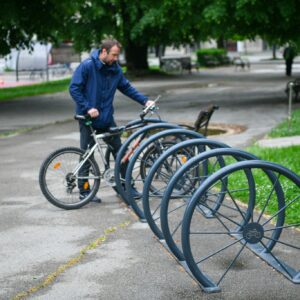 Нови паркинзи за бицикле постављени широм града