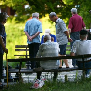 Druženje sa najstarijim sugrađanima: Sutra podjela karata i zanimljiv program u Parku „Mladen Stojanović“