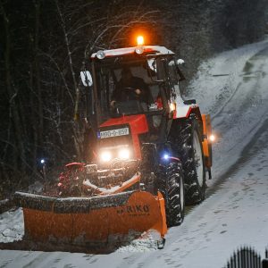 Zbog najavljenih snježnih padavina: Zimske službe u pripravnosti