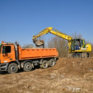 U okviru akcije uređenja grada: Počelo uklanjanje građevinskog otpada kod Delte
