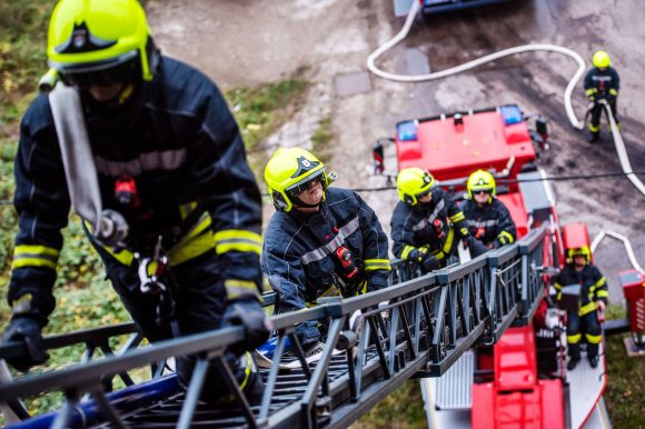 Dodatno osnaživanje Vatrogasne brigade: Konkurs za prijem pripravnika otvoren do 25. aprila, vatrogasci dobili i prvu hiperbaričnu komoru za zaštitu zdravlja