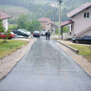 Након водовода један од основних приоритета мјештана: Асфалтиран крак Улице Брковића пут
