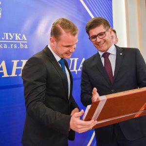 Stanivuković čestitao Matjažu Rakovecu na reizboru za gradonačelnika Kranja
