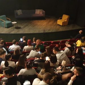 Novitet u Dis pozorištu: Premijera predstave „Komedija o odrastanju“