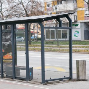 Чувајмо заједничку имовину: Апел да се не лијепе плакати на нова аутобуска стајалишта
