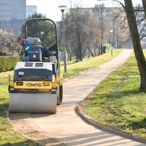 Za sve rekreativce i sportiste: 1,2 kilometra nove tartan trim staze u Parku „Mladen Stojanović“
