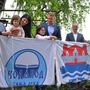 Investicioni ciklus „Voda 3“: Voda stigla u Martinovac, Dalmatinsku i Tunjice, gradonačelnik uručio vaučere