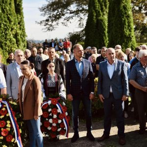 Сјећање на погинуле борце: Градоначелник присуствовао помену у Пискавици, делегација Града и на парастосу у Залужанима