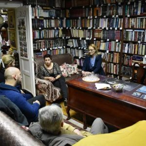 Književnik Milan Ružić posjetio biblioteku „Sestre Gajić“